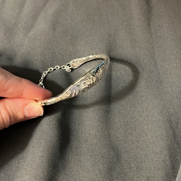 Susan Shaw Hammered silver plated bracelet - Picture 2 of 3